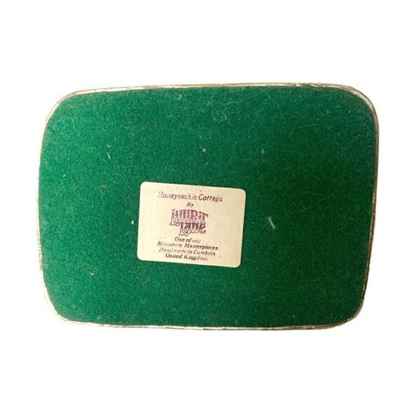 Lilliput Lane vintage Honeysuckle Cottage - Picture 8 of 10